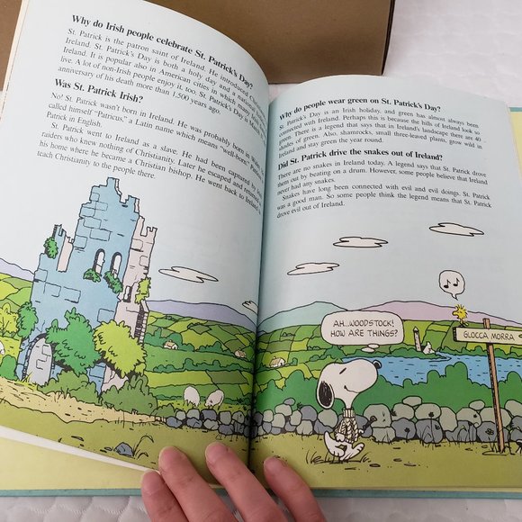 Charlie Brown's Encyclopedia Books - Picture 4 of 7